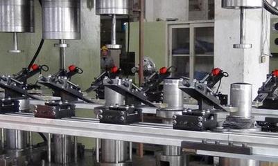 冲压自动化新篇章 机器人技术如何重塑传统冲压生产线